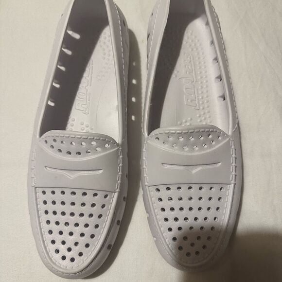 Floaters Posh 2.0 - Picture 2 of 3